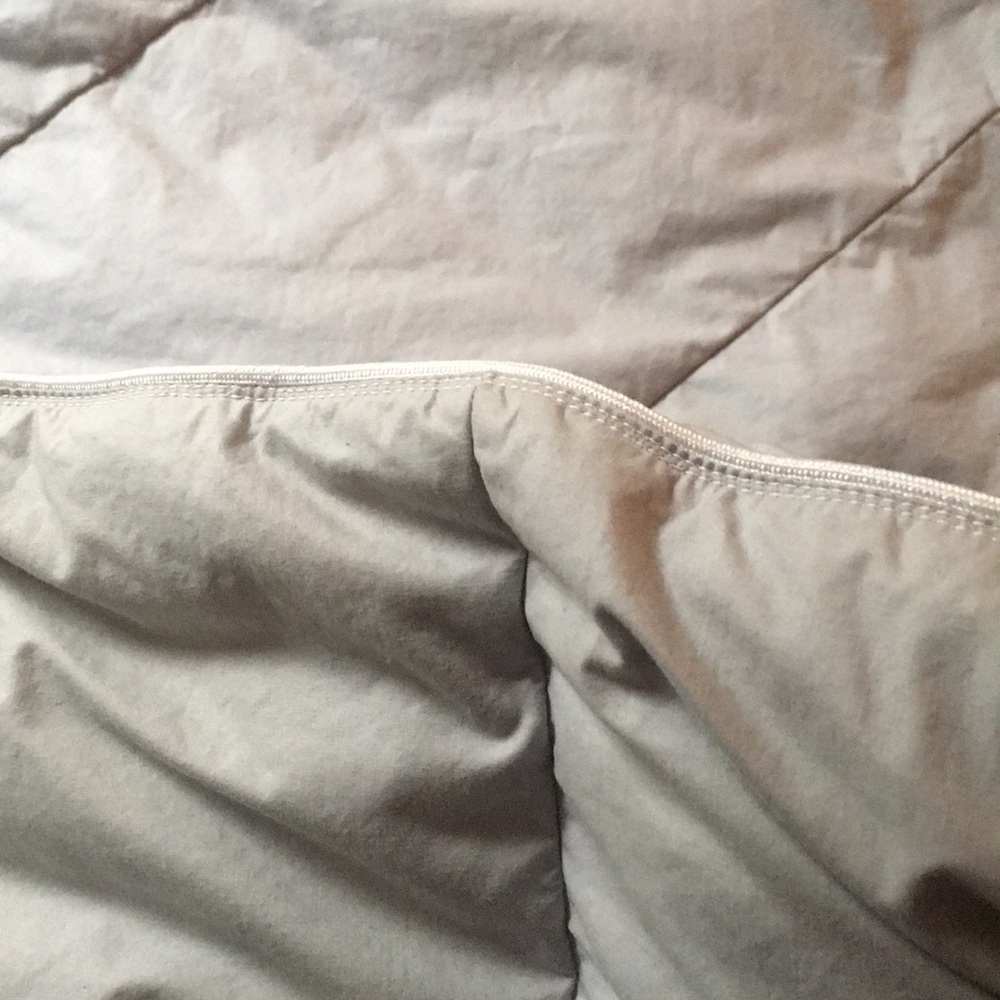 Twin comforter